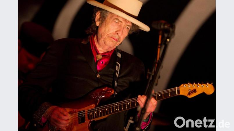 Bob Dylan tritt am 10.04.2011 bei einem Konzert in Vietnam auf. Diesen Montag wird der US-Amerikaner 80 Jahre alt. Bild: Vi Khoa / Handout/dpa
