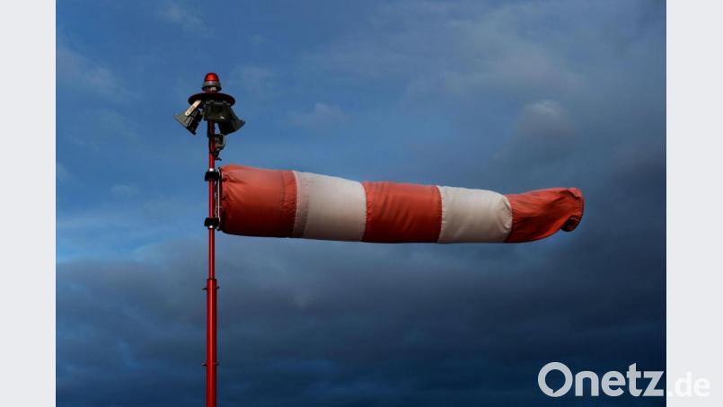 Der Deutsche Wetterdienst warnt für Dienstag, 25. Mai, in mehreren Oberpfälzer Landkreisen vor Sturmböen der Stufe 2. Symbolbild: Arno Burgi/dpa