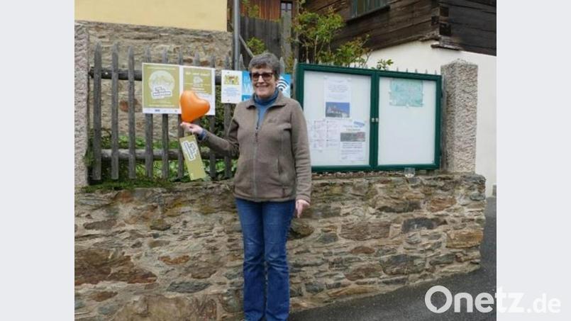 Beate Ott wirbt für die Aktion „Mitanand in Bad Neualbenreuth“. Bild: Beate Ott/exb