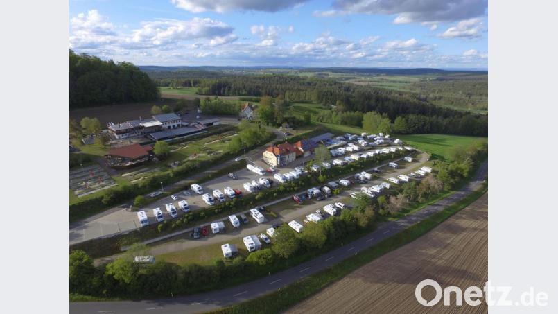 Die Aufnahme mit einer Drohne von Jürgen Dolles zeigt die Belegung des Campingplatzes. Bild: Jürgen Dolles/exb