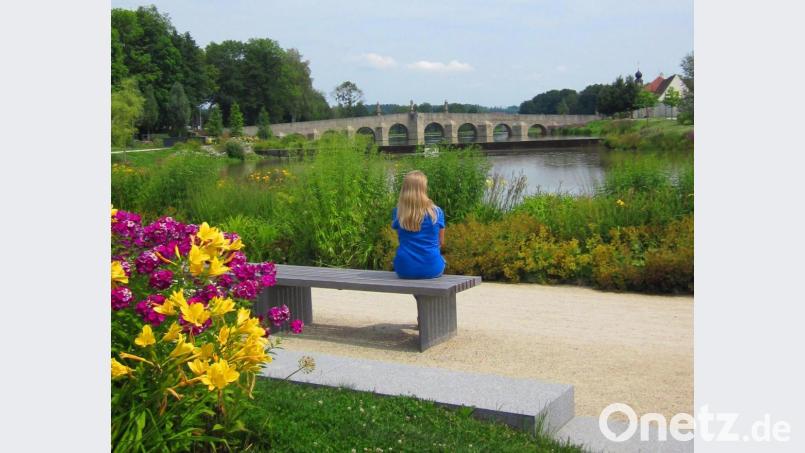Die neue Auflage des Fischhofpark-Flyers hat auch ein anderesTitelbild bekommen. Früher war eine Familie zu sehen. Die neue Optik soll auch eine neue Zielgruppe ansprechen. Bild: ws