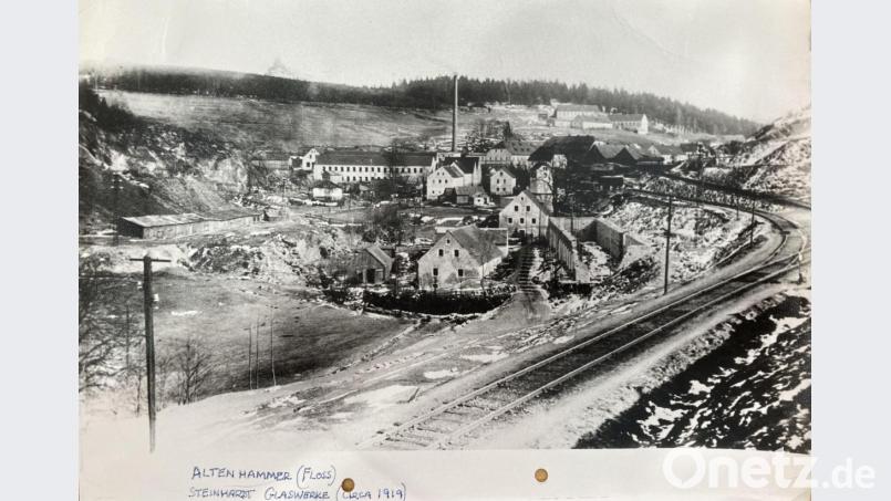 Die später enteignete und abgerissene Polierglasfabrik der Flosser Familie Steinhardt in Altenhammer, hier eine Aufnahme um 1919, ist ein Beispiel für das erfolgreiche Fußfassen bayerischer und böhmischer Juden in der Glasindustrie in den Jahrzehnten um die Jahrhundertwende. Repro: Privatsammlung F. Lehner/exb