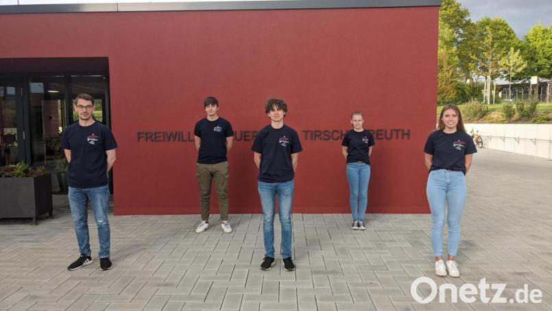 Erstmals leitet ein Mädchen die Jugendfeuerwehr. Im Bild (von links): Jugendwart Sebastian Wiedemann, Kassenprüfer Yanik Heger, Zweiter Jugendsprecher Simon Häring, Kassenprüferin Sophie Keller und Erste Jugendsprecherin Nina Häring. Bild: Johannes Werner/exb