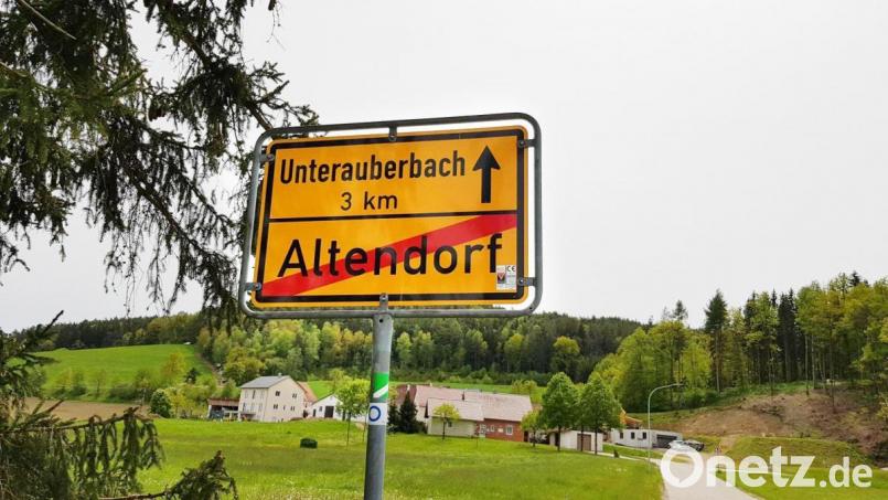 Da hat einer einen Buchstaben in den Ortsnamen gehext. Von Altendorf geht es seit eh und je nach Unterauerbach. Bild: Werner Oberberger/exb