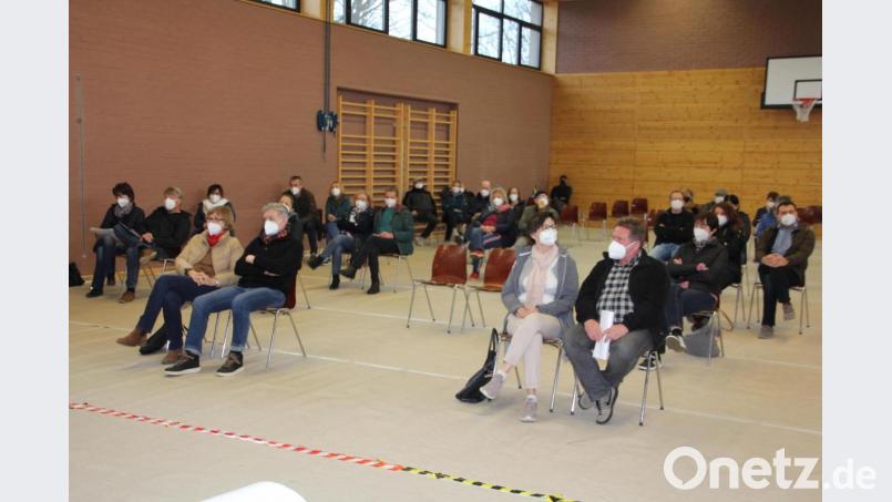Für die Anwohner des Kellerbergs gab es am Freitagabend in der Turnhalle eine Infoveranstaltung. Bild: kro