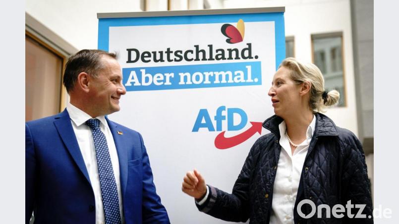 Alice Weidel, Fraktionsvorsitzende der AfD im Bundestag, und Tino Chrupalla, der Parteivorsitzende, stellen sich als Spitzenduo der AfD für die Bundestagswahl auf einer Pressekonferenz vor. Bild: Kay Nietfeld