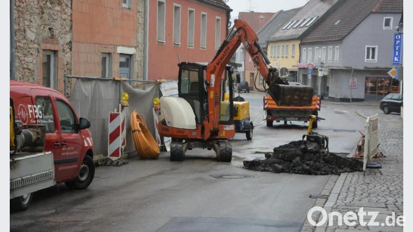 Wegen der Verlegung einer neuen Gasleitung musste die Ortsdurchfahrt im Bereich Vorstadt komplett gesperrt werden. Bild: jr
