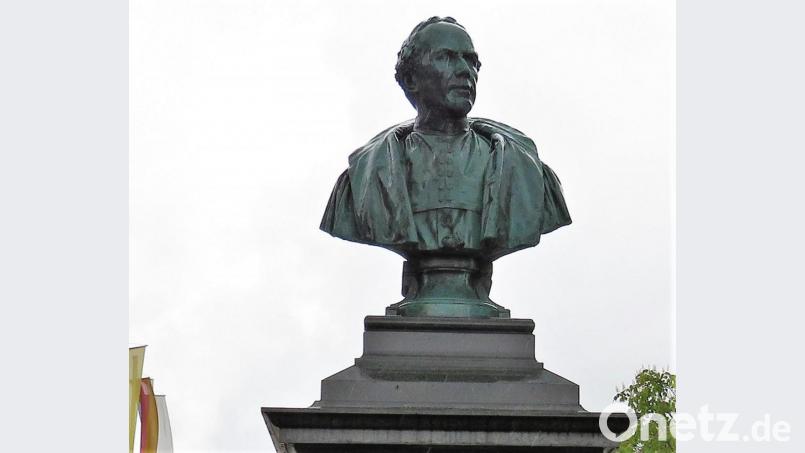 Wer war Schmeller und hat er wirklich so ausgesehen wie seine Büste als Denkmal am Marktplatz? Mit einer spannenden wie informativen Stadtführung werden Fragen zum Leben und Wirken des bayerischen Mundartforschers beantwortet. Wer das miterleben möchte, sollte sich schnell anmelden. Bild: ubb