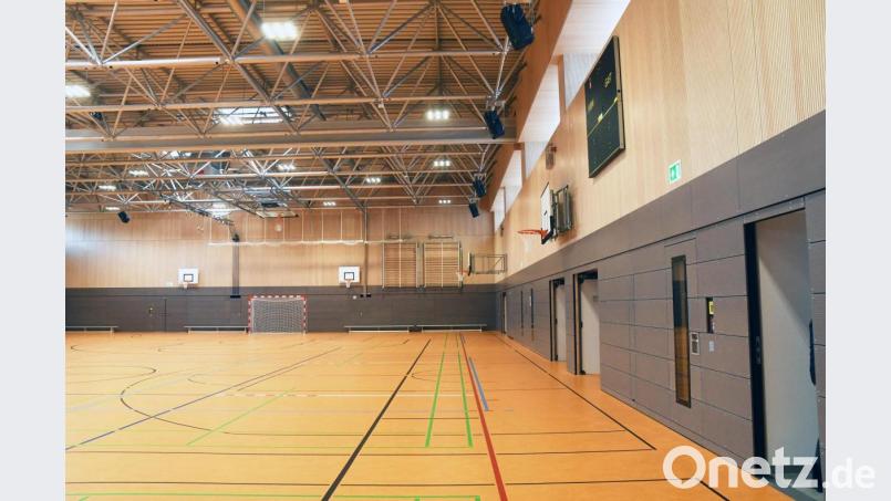 Die neue Realschulturnhalle hat bisher noch kaum Sportler empfangen dürfen. Das könnte sich ab nächster Woche ändern. Bild: Gabi Schönberger