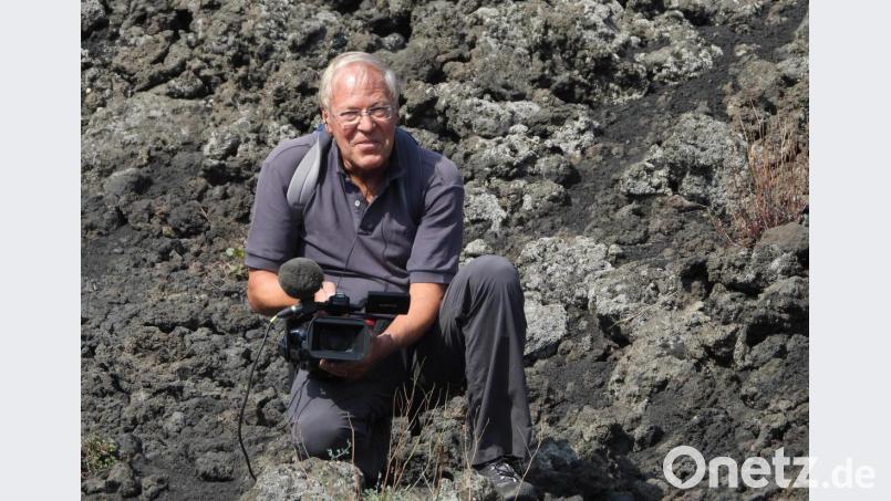 BR-Journalist Ralph Gladitz bei einem Dreh am Ätna. Bild: Ralph Gladitz/exb