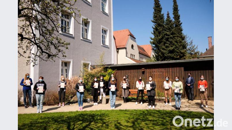 Die Schülerinnen der 11. Jahrgangsstufe des DJDG haben in den Prüfungen zum &quot;Certificate of Advanced English&quot; ausgezeichnete Resultate erzielt. Bild: P. Ringeisen/exb