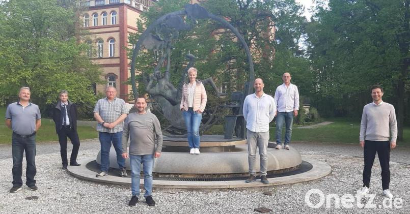 Der neue Vorstand der Maler- und Lackiererinnung wurde im Charlottenhof gewählt. Bild: Claudia Mendel/exb