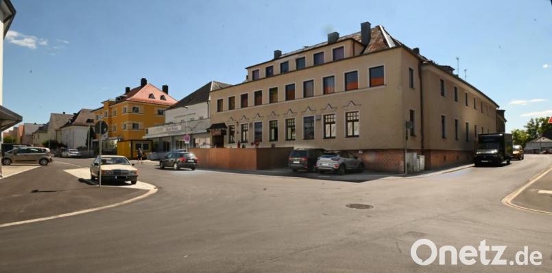 Die Sanierung der Bäumlstraße (links) ist beendet. Auch ein Teil der Dreifaltigkeitsstraße (rechts) wurde erneuert. Bild: gf