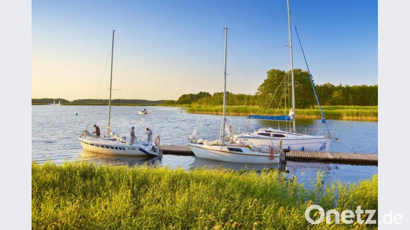 Abendstimmung auf dem Wasser: Die Masurische Seenplatte ist für einen Bootsurlaub ideal, der Schiffsverleih einfach möglich. Bild: polen.travel