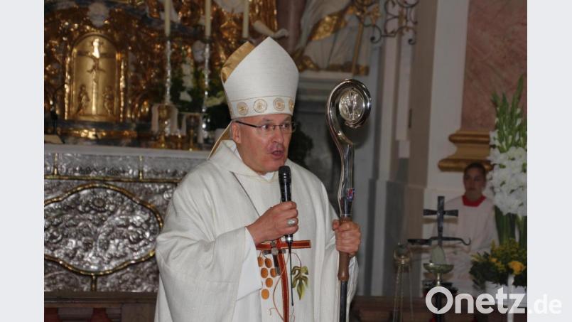 Diözesanbischof Rudolf Voderholzer wird am Sonntag nach Mähring zu einen Pastoralbesuch kommen. Dabei wird der dem renovierten Pfarrhof die kirchliche Segnung erteilen. Archivbild: kro