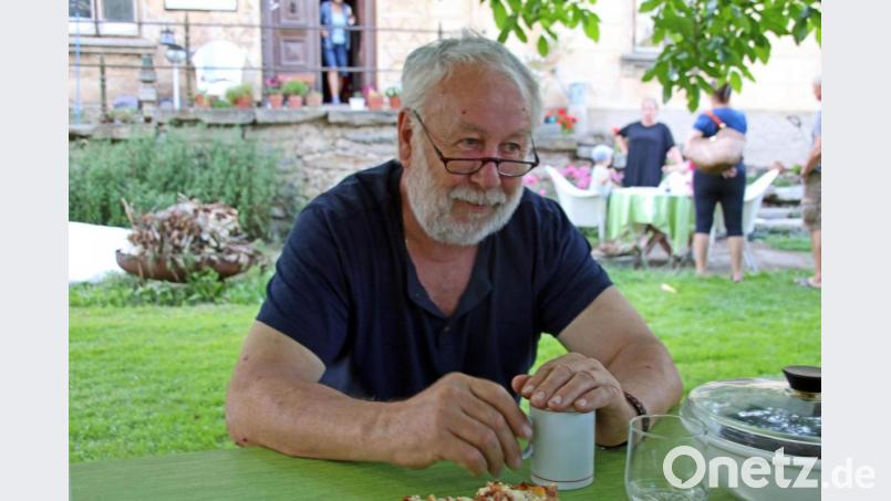 Die Atmosphäre erinnert an Tschechows Kirschgarten, auch wenn Pavel Fidermák lieber Sliwowitz brennt: Der Mann, der vor 50 Jahren den Eisernen Vorhang überwand, wohnt keine 60 Kilometer von Weiden im Dorf Dubec. Bild: jrh