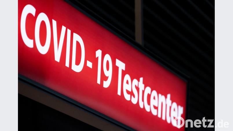 In Testzentren gibt es die nötige Bescheinigung nach einem Urlaub, um der Quarantäne zu entgehen. Symbolbild: dpa/Rolf Vennenbernd