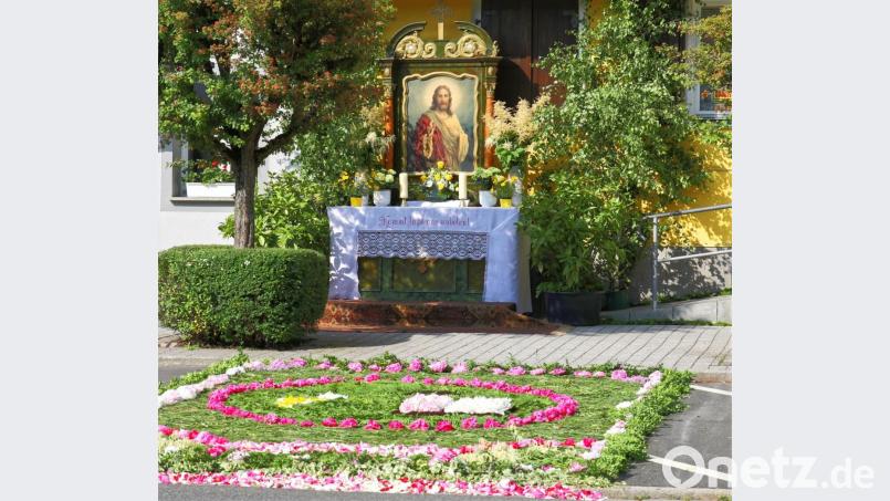 Leider gibt es zum Fronleichnamsfest heuer keine Altäre in der Stad. Dafür wird im Stadtpark mit einem Festgottesdienst der Tag gefeiert. Archivbild: njn