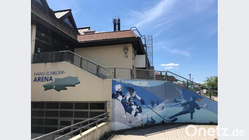 In der Hans-Schröpf-Arena in Weiden entsteht das Restaurant &quot;Devils Diner&quot; mit VIP-Lounge. Betreiber ist der Sponsor des Eishockey-Teams, die Ziegler-Group. Bild: Gabi Schönberger