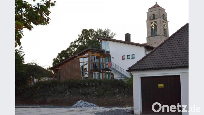 Der Zeitplan für das neue Pfarrheim, das zwischen Kindergarten St. Elisabeth und Pfarrhof entstehen soll, wurde geändert. Archivbild: Benkhardt