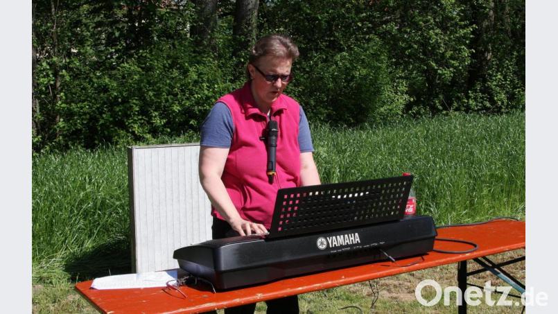 Musikalisch umrahmt wurde der Fronleichnamsgottesdienst von Martina Nickl. Bild: wro