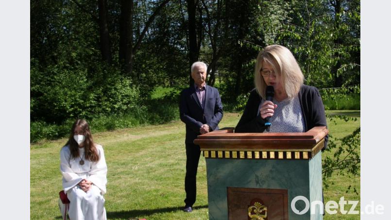 Die Lesungen trugen Christine Gärtner und Robert Bauer am Ambo vor. Bild: wro