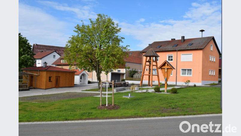 Ein echter Blickfang ist der neue Dorfplatz in Köttlitz. Die Pflege der Anlage übernimmt die Dorfgemeinschaft. Bild: bnr