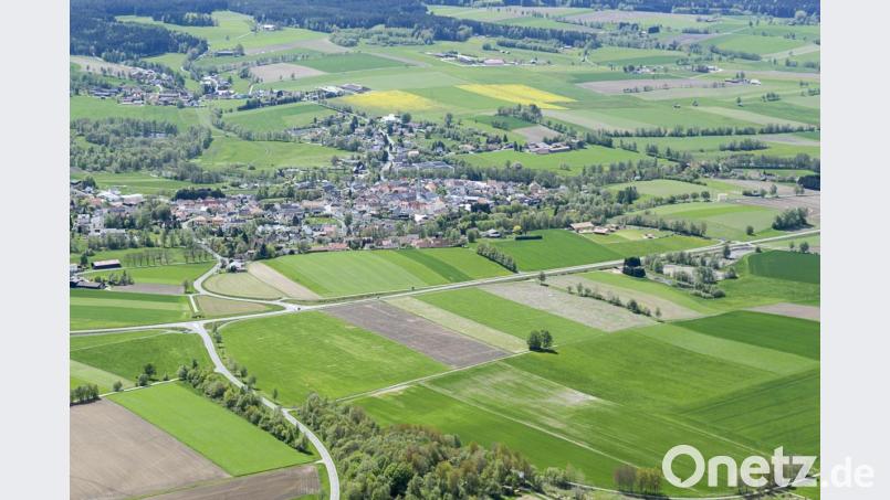 Hier in Bärnau (Kreis Tirschenreuth) sollte ein 12 Hektar großes Werk entstehen. Die Ziegler-Group strich das Projekt allerdings überraschend. Bild: mür