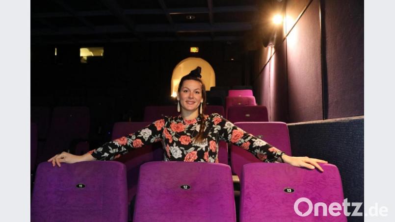 Endlich wieder Kino, endlich wieder Zwickl: Anne Schleicher erklärte, dass das Festival von Anfang bis Ende Oktober veranstaltet wird. Bild: Gerhard Götz
