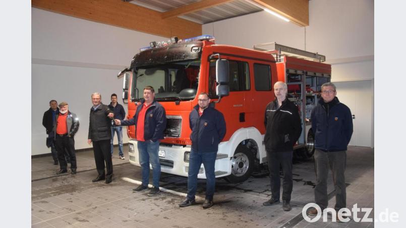 Einen Tag bei starkem Schneefall unterwegs, traf das neue Löschfahrzeug, früh in Görlitz in Empfang genommen, nach sechs Stunden Fahrt in Irchenrieth ein. Bild: fz