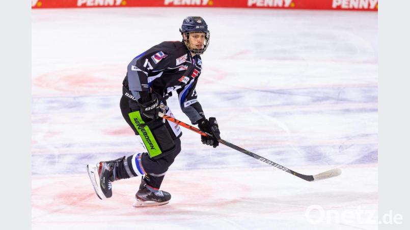 Adrian Klein im Trikot der Straubing Tigers: Der 17-jährige Verteidiger bestritt in seinem ersten Profi-Jahr 31 Spiele in der DEL. Bild: Harald Schindler