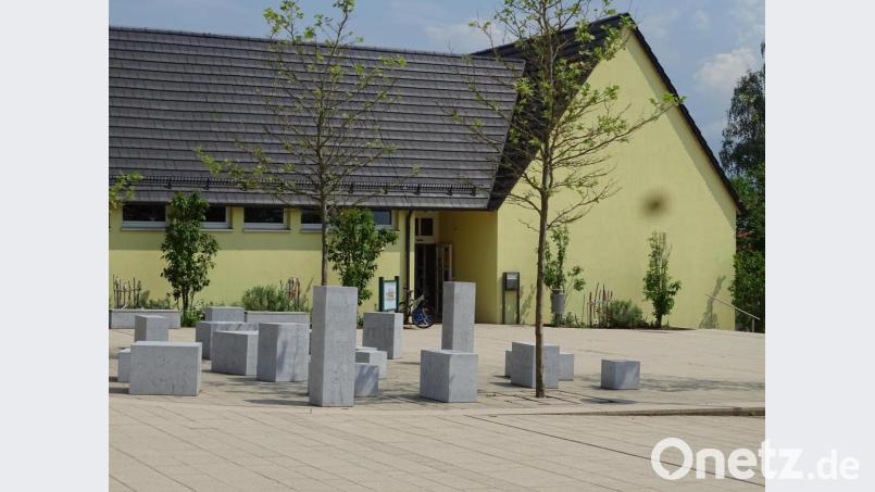 Die Grundschule Dürnsricht gehört zum Schulverband Fensterbach/Schmidgaden, der bei einer Sitzung Bilanz zog nach weit über
einem Jahr Corona-Zeit und den Haushalt 2021 verabschiedete. Bild: Houschka