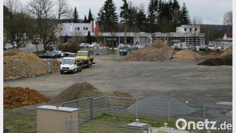 &quot;Haufwerke&quot; füllen zurzeit den Festplatz in Waldsassen. Das Gelände dient als Zwischenlager für das Aushubmaterial, bis dieses beprobt ist. Bild: pz