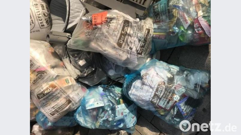 Liegenbleibende Müllsäcke beeinträchtigen schnell das Stadtbild. Bild: Verwaltungsgemeinschaft Nabburg /exb