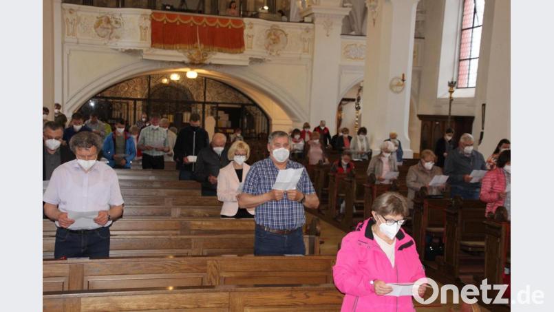 Gut besucht war am Montagabend in der Stadtpfarrkirche der Gottesdienst zum 100-jährigen Bestehen von Legio Mariä. Bild: kro