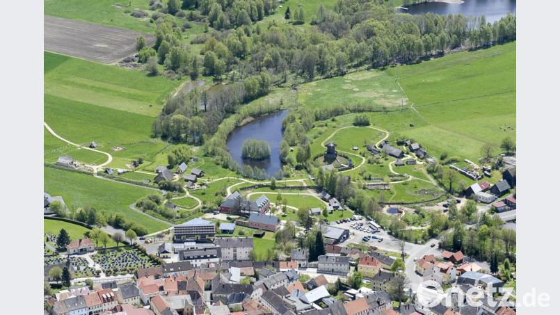 Auf dem Vorplatz des Geschichtsparks Bärnau-Tachov findet vom 18. bis 20. Juni ein dreitägiges Musikfestival mit der Band &quot;Dreiviertelblut&quot; und Kabarettist Hannes Ringlstetter statt. Bild: mür
