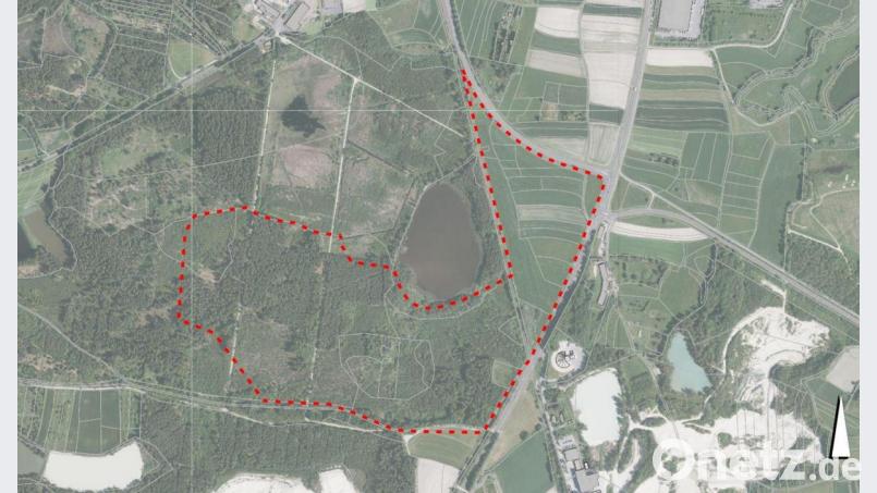 Dieser Plan wurde beim Planungsverband Oberpflaz Nord eingereicht. Innerhalb der rot gekennzeichneten Linie soll ein Industriegebiet für die Ziegler-Group entstehen. Bild: Stadt Tirschenreuth/exb