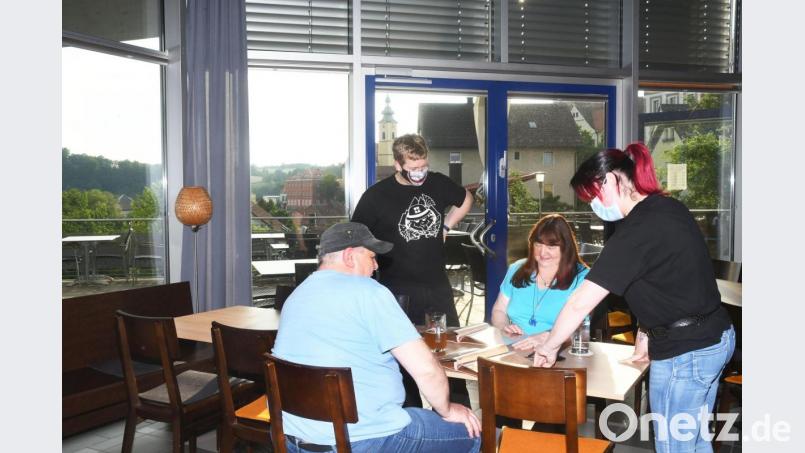 Die Innengastronomie hat wie hier in der Neustädter Stadthalle wieder geöffnet. Zwischenzeitlich musste der Wirt hier keine Pacht zahlen. Bild: Gabi Schönberger