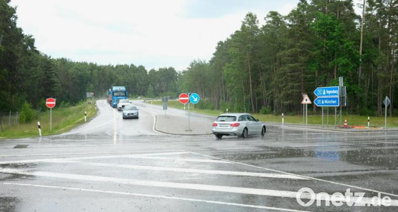 Die Autobahnauffahrt Schwandorf Süd der A 93 ist in Fahrtrichtung Regensburg von Freitag, 20 Uhr, bis Samstag, 7 Uhr, gesperrt. Die Abfahrt bleibt frei. Bild: Hirsch