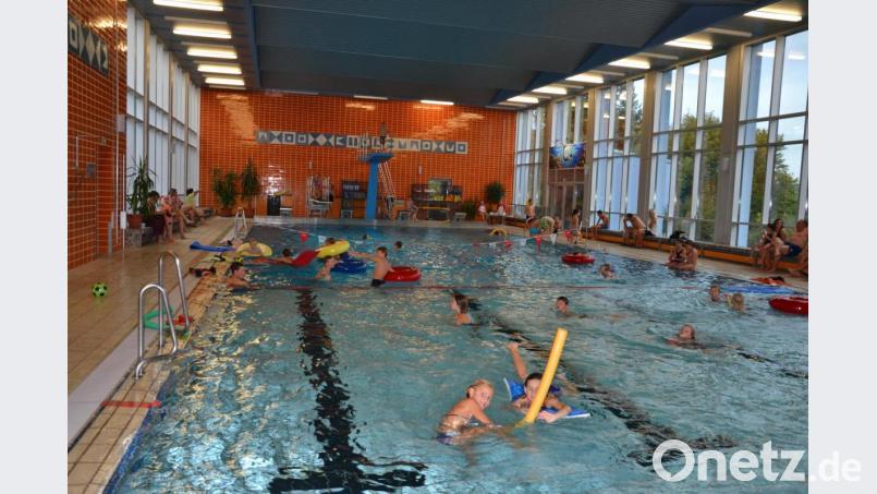 Endlich kann das Hallenbad Moosbach am Dienstag wieder seine Tore öffnen. Die „Wasserratten“ können sich darüber freuen. Bild: gi