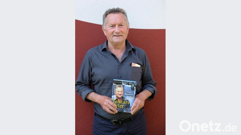 Mit einem liebenswerten Sammelsurium von kleinen und großen Begebenheiten, manche traurig und nachdenklich, viele heiter und fränkisch gefärbt, erzählt Autor Peter Stübinger im Buch "Vom Bauernbub zum Telstars-Peter" seine schillernde Lebensgeschichte. Bild: do