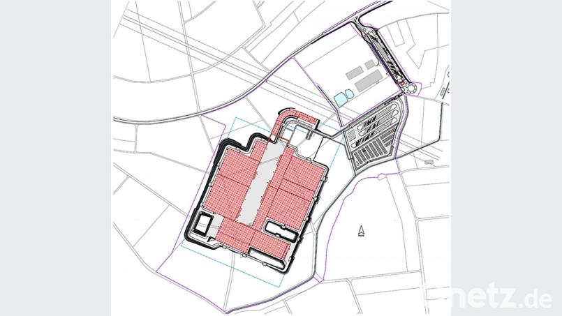 In vier Abschnitte gliedert sich der Bau des Logistikzentrums, das von Norden über die WUN 14 erschlossen wird. Der erste Bauabschnitt ist der linke Teil des rot schraffierten Trakts, der zweite orientiert sich nach Süden, Abschnitt drei ist rechts im Bild, während der kleine gebogene Part zum Schluss realisiert werden soll. Zwischen Edeka und Erschließungsstraße (rechts im Bild) befindet sich das Bauunternehmen Rupprecht. Skizze: Stadtbauamt Bild: Stadtbauamt