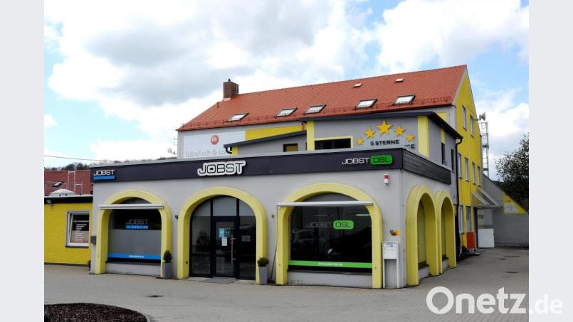 Die Firma Jobst in der Bayreuther Straße. Eigentümer Markus Jobst hat mittlerweile seine beiden Unternehmen verkauft. Jobst IT ging an Grassenhiller, Jobst Net gehört inzwischen der britischen John-Laing-Gruppe. Bild: Stephan Huber