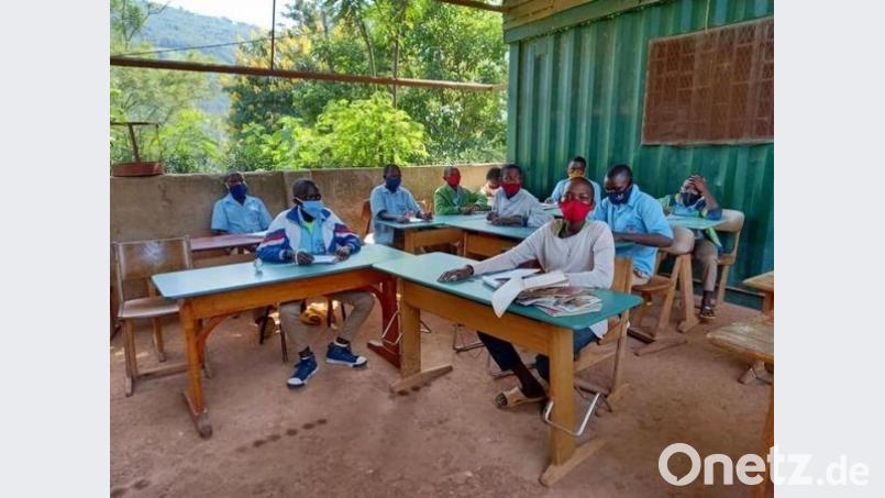 Zu den Spenden aus Nordbayern gehört auch diese Schulausstattung. Bild: Aktion Solidarität/exb