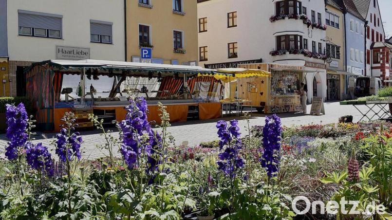 Blumenschmuck sorgte am Marktsonntag für die richtigen Farbtupfer. Bild: sck