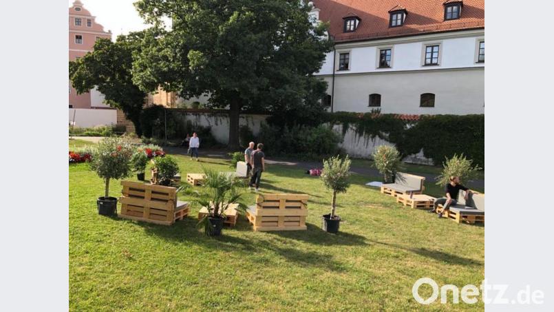 Noch in dieser Woche sollen wie im Vorjahr die Oliven- und Mandarinenbäumchen aufgestellt werden. Archivbild: Zorka Dotto