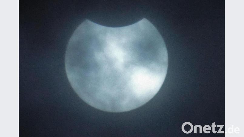 Partielle Sonnenfinsternis am Himmel über Weiden Bild: fsb