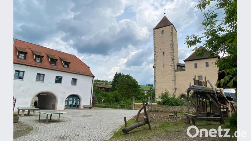 Noch sind keine Gäste in der Jugendherberge Trausnitz. Die Vorbereitungen laufen allerdings, die Herbergsleiterin hofft auf den Sommer. Bild: Völkl
