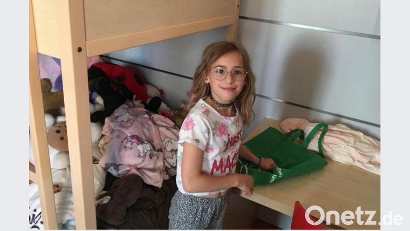 Diese Fünftklässlerin ist eines von 28 Kindern, die wegen des Wasserschadens im Internat des Max-Reger-Gymnasiums umziehen müssen. Bild: Michael Meier