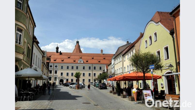Die Obere Georgenstraße in Amberg. Über sie lässt sich trefflich diskutieren. Vor allem, wenn das Stadtsäckel so leer ist, wie gerade. Bild: Stephan Huber